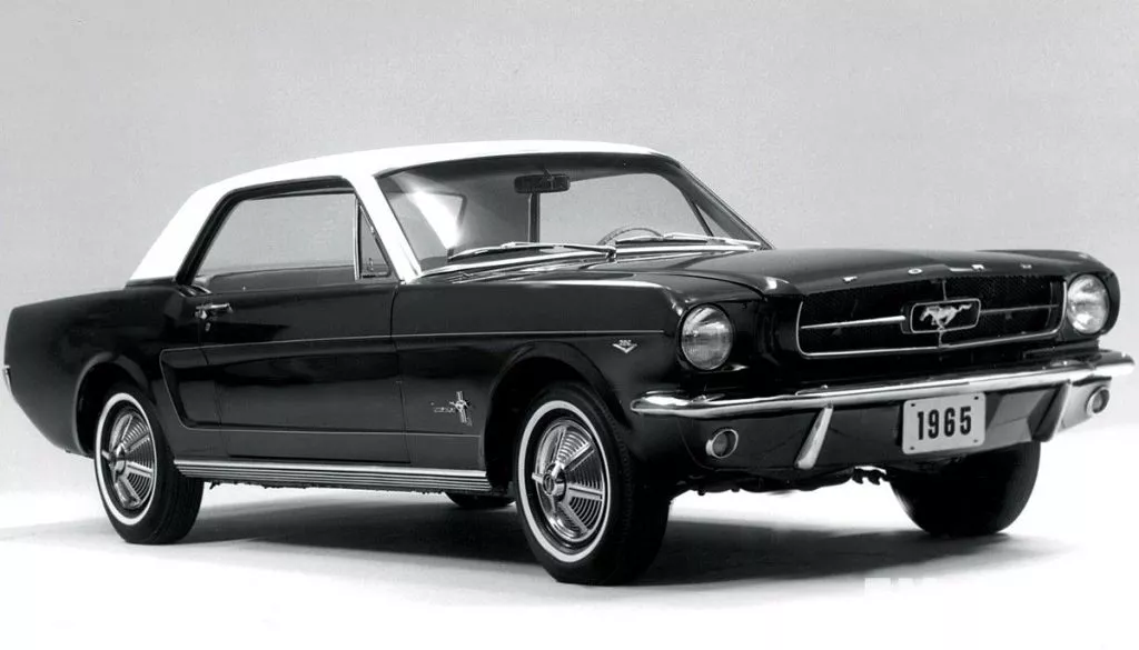 Ford Mustang 1024×652